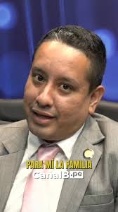 Andrés Zuazo: la familia es la principal y mejor empresa que tiene una  nación. #familiaconvoz #DanielArmas #ideologias #DivideYVenceras #VALORES