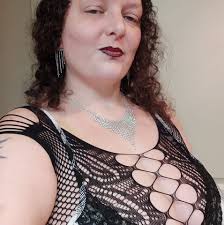 How long do you allow yourself to play Palia before switching to another  game to prevent burnout?