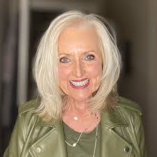 Terri Gill's Instagram, Twitter & Facebook