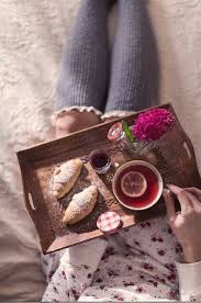 Pagespublic figuremusician/bandalgoritmo live bandvideos'ti aspetterò come il caffè a letto a colazione!' Colazione A Letto Colazione A Letto Cose Buone Colazione