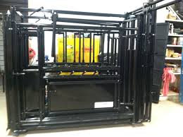Herdpro Cattle Squeeze Chute By S B Custom Innovations Cattle Corrals Cattle Locker Storage