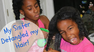 Some of us might not remember what it is like being 11 years old. 11 Year Old Girl Detangles Her Sister S Hair Like A Pro Youtube