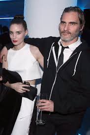 Младший брат актёра ривера феникса. Joaquin Phoenix And Rooney Mara A Timeline Of Their Relationship From Parenthood And Beyond Entertainment Tonight