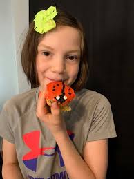 Does anyone know of a local bakery that has cupcake decorating kits for  sale?