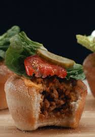 Cheeseburger Muffins Wie War S Heute Mal Mit Muffins Zum Mittagessen Die Herzhaften Kuchlein Sind Fix Zubereitet Und Ih Rezepte Fingerfood Rezepte Fingerfood