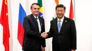 Durante a pandemia, filhos do presidente culparam o país pela disseminação da doença, tecem comentários críticos e o embaixador chinês no brasil já repudiou publicamente este comportamento. Bolsonaro Deseja Diversificar Relacoes Comerciais Do Brasil Com A China Revista Globo Rural Politica