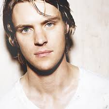 Dr. Robert Chase (@_RobertChase)