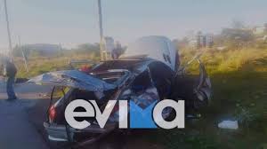 Μανώλης λιδάκηςχάνομαι χωρίς ελπίδαμέρα νύχτα στη χαλκίδαστο δικό σου το περίπουκαι στα ρεύματα. Xalkida Ix Sygkroysthke Me Ban Toy Ote Traymatisthke Sobara Enas Odhgos
