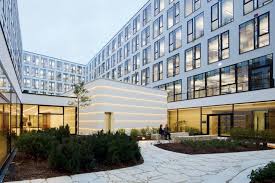 Dupont Corian Panneaux De Facade Icade Premier Maison Corian Building Courtyard Design Office Interiors