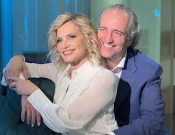 La storia con valentina varisco e la rinascita dopo l'aggressione che lo ha visto in fin di vita. Simona Ventura Si Sposa Con Il Compagno Giovanni Terzi Gossip