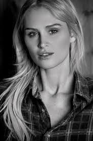 Amanda Rea's Instagram, Twitter & Facebook