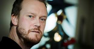 Sjefen ga sykmeldte Thomas sparken på SMS og sendte feil opplysninger til  Nav