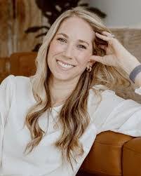 Francine Marks's Instagram, Twitter & Facebook