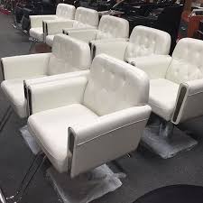 All Purpose Barber Chairs At Empiresalonequipment Com You Will Find The Elegant Range Of Barber Chairs Available At A Discounted Price Consult Us Spa Salones