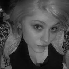 Vanessa Viens's Instagram, Twitter & Facebook