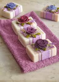 Ci sono tantissime profumazioni rosa, marsiglia, karitè, oliva e tante altre. 160 Idee Su Sapone Sapone Sapone Fatto In Casa Sapone Fai Da Te