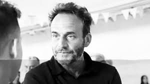 Luis Lobo renunció a la Subsecretaría de Deportes de la Ciudad tras ser  señalado como uno de los que violó la cuarentena para jugar un torneo de  pádel