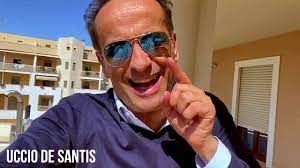 Welcome to the official page of uccio de santis: Uccio De Santis E Sabino Matera Salutano I Ragazzi Del Teatro Senza Barriere Di Barletta Youtube