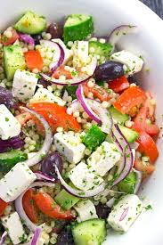 Israeli Couscous Greek Salad Recette Salade Grecque Recettes De Cuisine Et Recette Salade