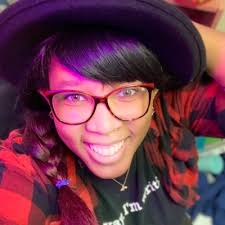 Elizabeth Evers (she/hers) (@EMEvers_Writer)