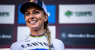 She later posted an update on instagram saying that she had suffered minor injuries. Abschied Der Weltmeisterin Pauline Ferrand Prevot Verlasst Canyon Mtb News De