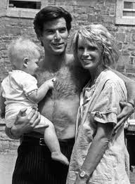 According to the reports, the television personality lost more than 100 pounds, now that's massive! Pierce Brosnan Pierce Brosnan Pierce Brosnan Wife Cassandra Harris