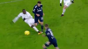 Gonzalo higuaín (juventus) right footed shot from a difficult angle on the right to the bottom left corner. P1wyt12apcr0om