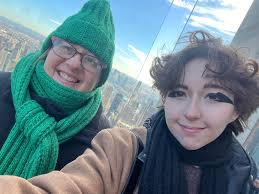 Pool made of free standing concrete