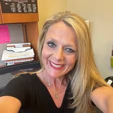 Emily Fields (@efields423)