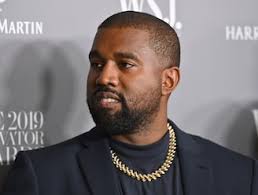 Ex-frontman Kasabian praat voor het eerst over huiselijk geweld: “Ik stierf  op de dag van de rechtszaak”