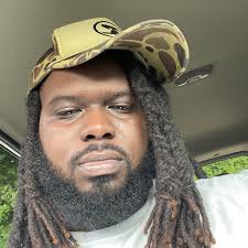 Tyrese Haliburton's dad doing the choke sign 🤣 (via @pplcallme_Ky/X )