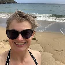 Lynsey Moore (@flamingoMoore)