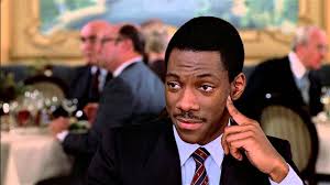 Sempre divertente il film “Una poltrona per due”, ma che fine ha fatto oggi  Eddie Murphy?