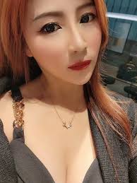 唱歌資歷也有十幾二十年了，時光飛逝，在2016年12月發行了我的第一張創作專輯，2017年就有受邀到#福建省平潭藍眼淚群星音樂節演唱，#2018年在高雄的第一場演唱會，就是#凱哥(