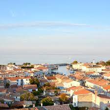 Sleeps 5 • 2 bedrooms • 2 bathrooms. Sejour En Charente Et Charente Maritime Sejour Et Week End En Bord De Mer