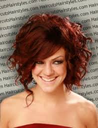 Le tendenze tagli capelli scalati 2022 per chi ha i capelli corti, medi, . Tagli Di Capelli Corti E Medi Stile Ricci O Mossi Foto Ma Guarda Un Po