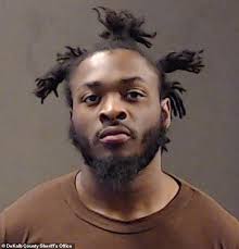 Latina bronzée se fait défoncer la chatte