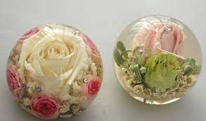 Art glass paperweights are intricate miniatures of the beauty found in blown glass sculpture. A Really Lovely Design Of A Flower Paperweight Our 3 5 Designs Made With A Beautiful Array Of Flowers Preserved Resin Crafts Diy Resin Crafts Flower Crafts