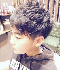 小学生イケメンツーブロック hair beauty luxia ルクシア をご紹介 2017年秋の最新ヘアスタイルを100万点以上掲載 ミディアム ショート ボブなど豊富な条件でヘアスタイル 髪型 アレンジをチェック 髪型 男の子 ヘアスタイル 男の子 ヘア カット