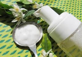 Recettes Mousse De Douche Fleurs D Oranger Aroma Zone Cosmetiques Maison Produits De Beaute Faits Maison Produit Beaute Maison