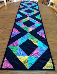 This Runner Is Lovely In Many Color Combinations Quilting Digest Quilted Table Runners Patterns Quilted Table Runners Patchwork Table Runner