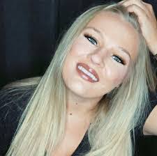 Sonja Ellingson's Instagram, Twitter & Facebook