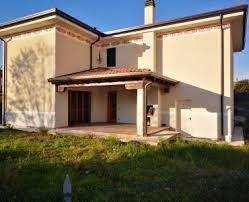 (per info fabio 3281538210) oriago di mira, in zona tranquilla e comoda ai servizi, casetta singola degli anni villaschiera plurilocale in vendita a mira: Agenzia Di Oriago Gotter Immobiliare