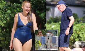 Here, in honor of hall's recent marriage to media tycoon rupert murdoch, we take a look back at the men in her life—for better or for worse. Jerry Hall And Rupert Murdoch 88 Relax On Barbados Beach Daily Mail Online