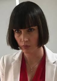 Fan Casting Julie Ann Emery as Lara Featherstone in OMNIVERS