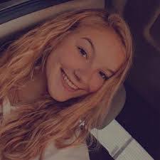 Lisa Venner's Instagram, Twitter & Facebook