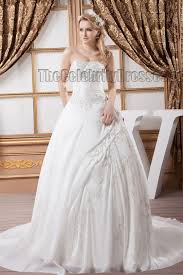 Maybe you would like to learn more about one of these? Gesticktes Tragerloses A Line Kapellenzug Hochzeitskleid Thecelebritydresses