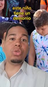 Demonio De Un Niño Montando Una Criatura