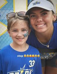 🥎 ALYSSA BRITO  https://www.instagram.com/alyssa.brito?igsh=MXhzaDdvMW9pY2QwcA==