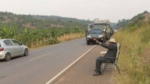 Os militares foram enviados para as ruas para manter a ordem. La Llamada Urgente Del Presidente De Uganda Que Se Convirtio En Un Inedito Exito En Las Redes Sociales Del Africa Infobae